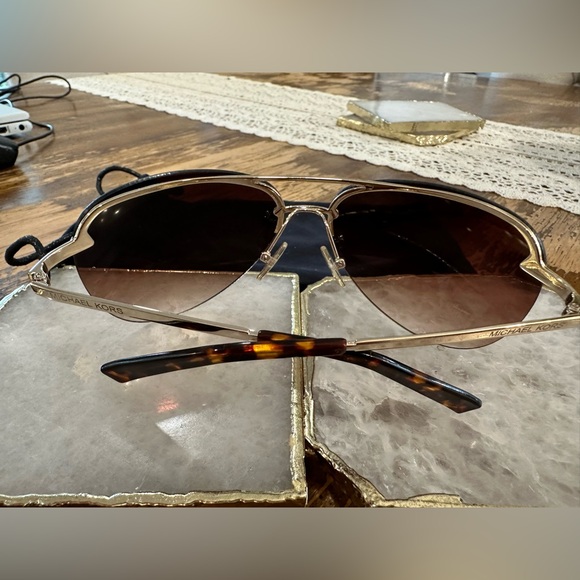 Michael Kors gold aviator sunglasses - Picture 3 of 4